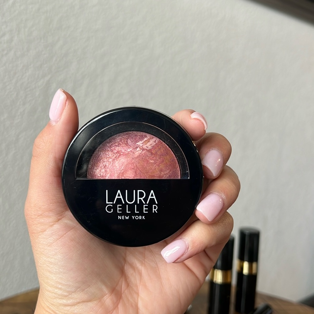Laura Geller - baked blush and brighten. Apricot berry.